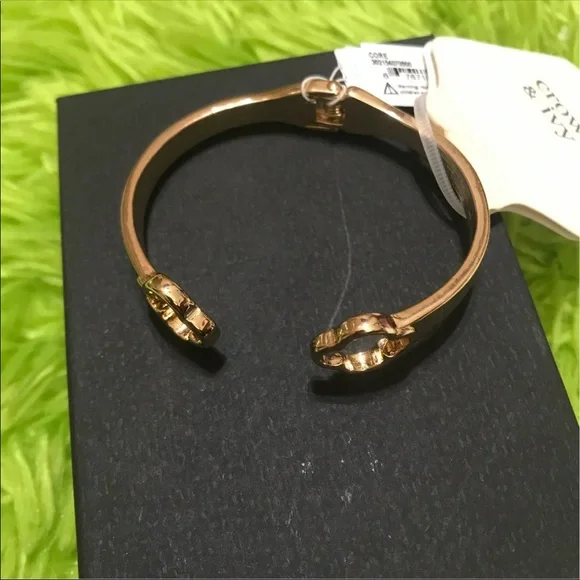 COPY - COPY - crown and ivy Bracelet - Picture 3 of 4